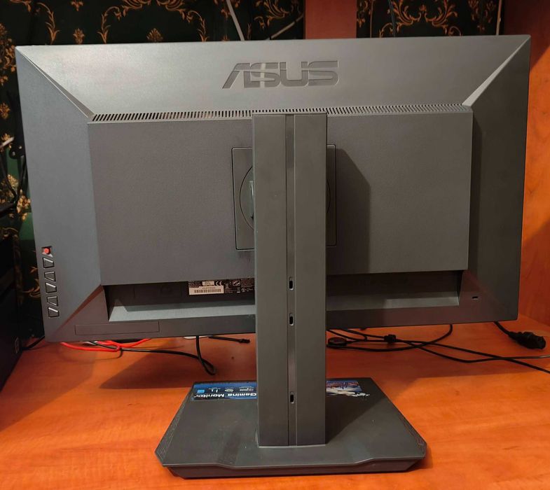 Продаю 2 монитора ASUS 27" 2К 144гц и Samsung 31,5" 4К 60гц