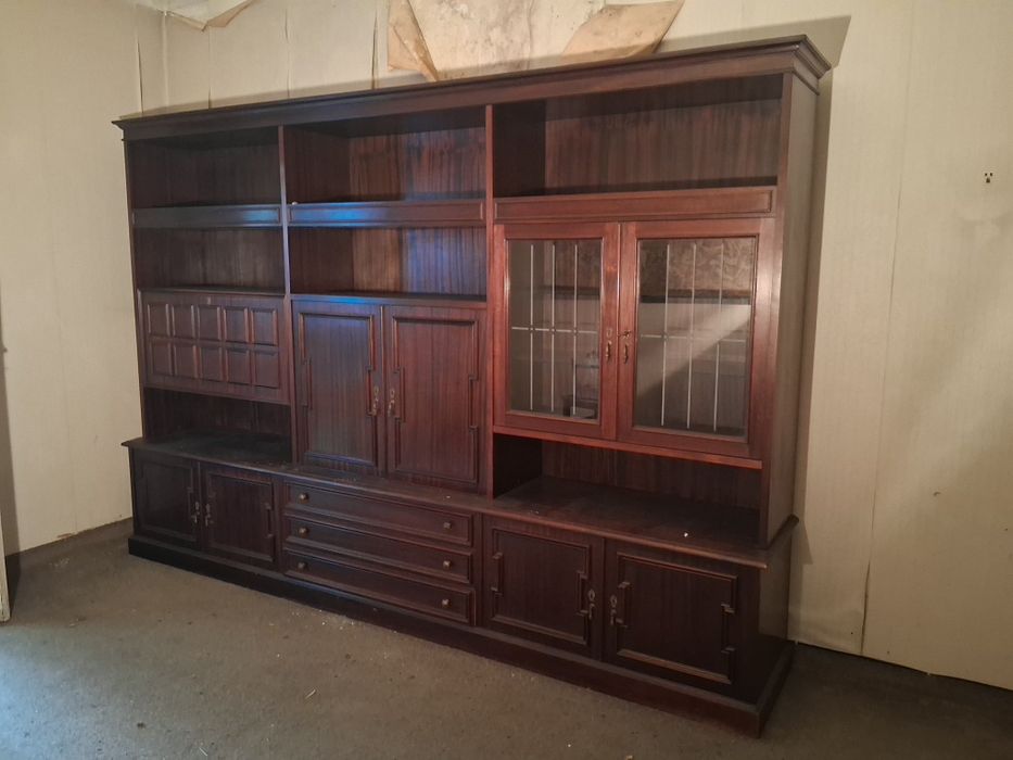 Móvel /estante sala (TV e arrumação)