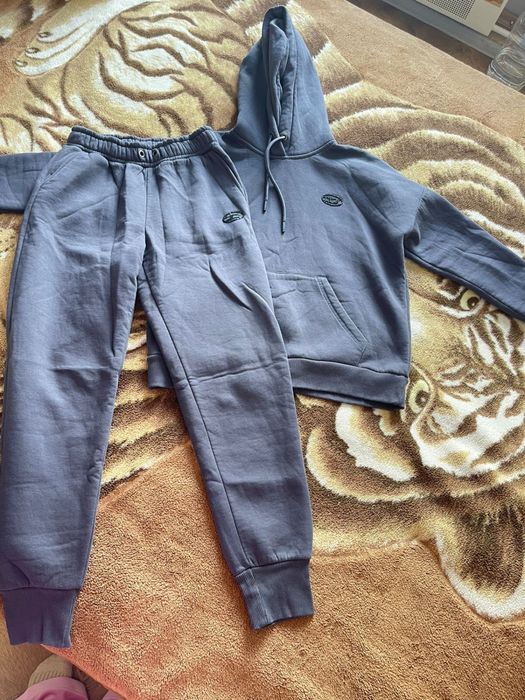 Продам костюм спортивний