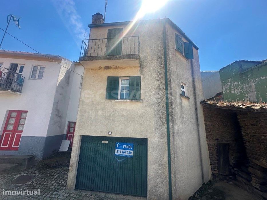 Moradia T1+2 com garagem e varanda em Mós - Torre de Moncorvo.