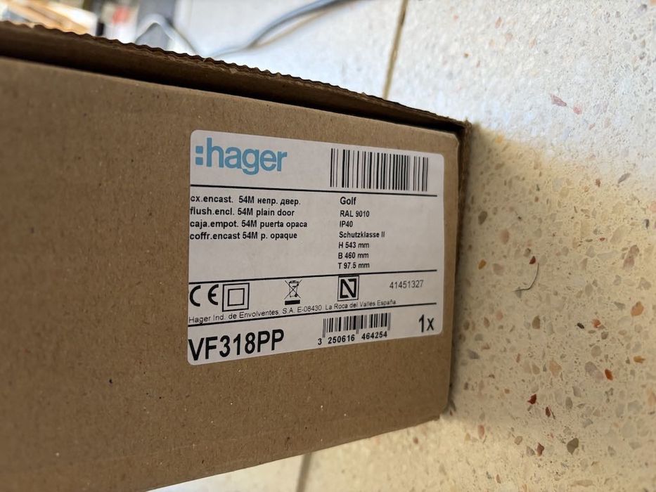 Quadro Eléctrico Hager golf encastrada porta opaca 3 filas 54M VF318PP