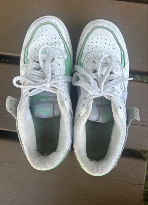 Białe buty Nike Air Force 1 Shadow