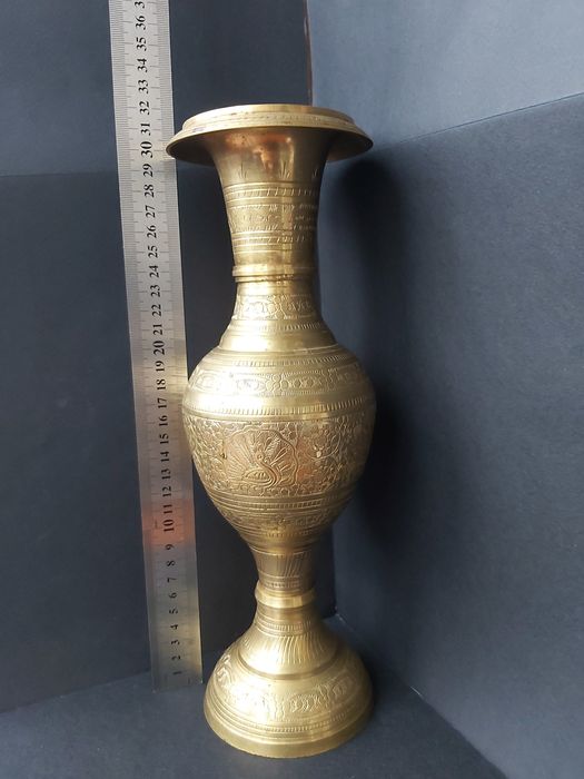 Вазы из металлические с рисунком