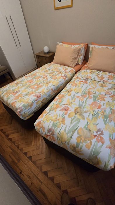 Oportunidade Cama Solteiro com colchão e arrumação