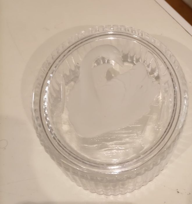 Various glassware items, €5 each437559185931642882