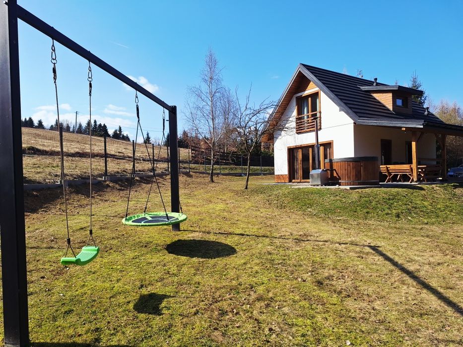 Beskid Niski . Domek z balią.  Nocleg.