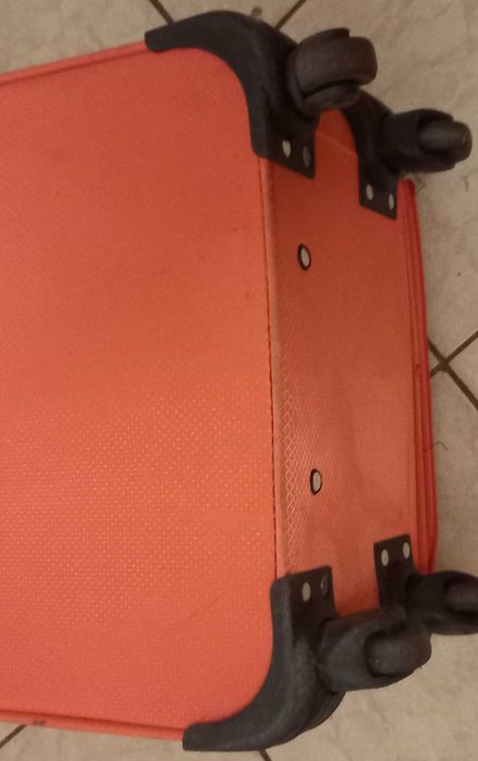 Валіза б/у, гарний стан.55-39-20см.