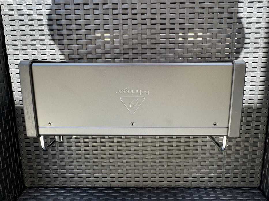 Behringer X Air XR18