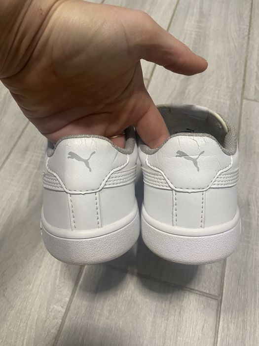 Puma білі кросівки