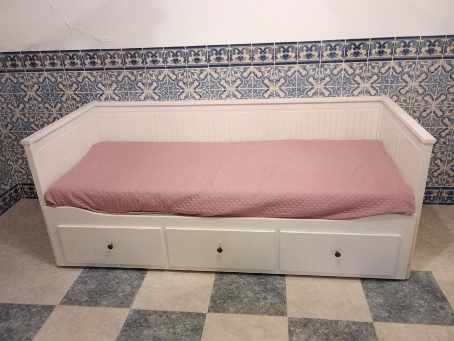 Sofá/Cama Individual com Gavetas