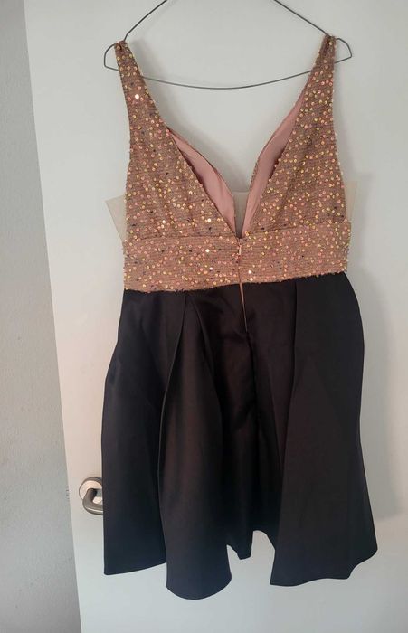 Vendo vestido dourado e preto