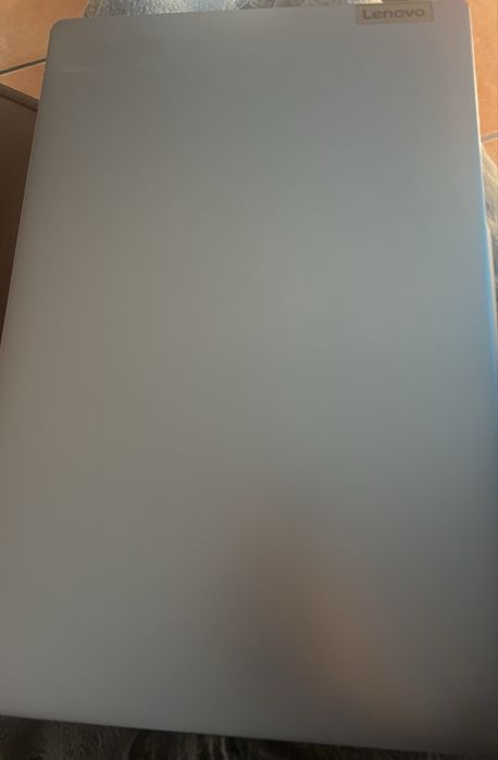 Portátil Lenovo IdeaPad Slim 3