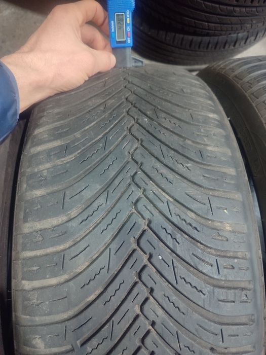 Резина всесезонна 225.40.19
