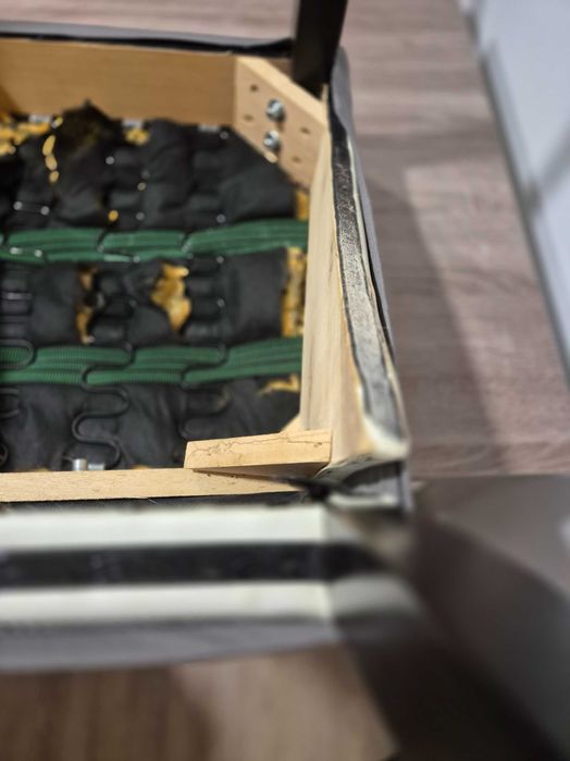 Mesa de jantar extensível e 4 cadeiras