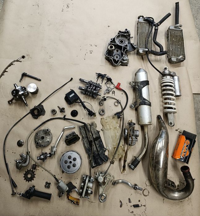 Części  KTM SX 125/200 kartery cylinder zawór wydechowy amortyzator