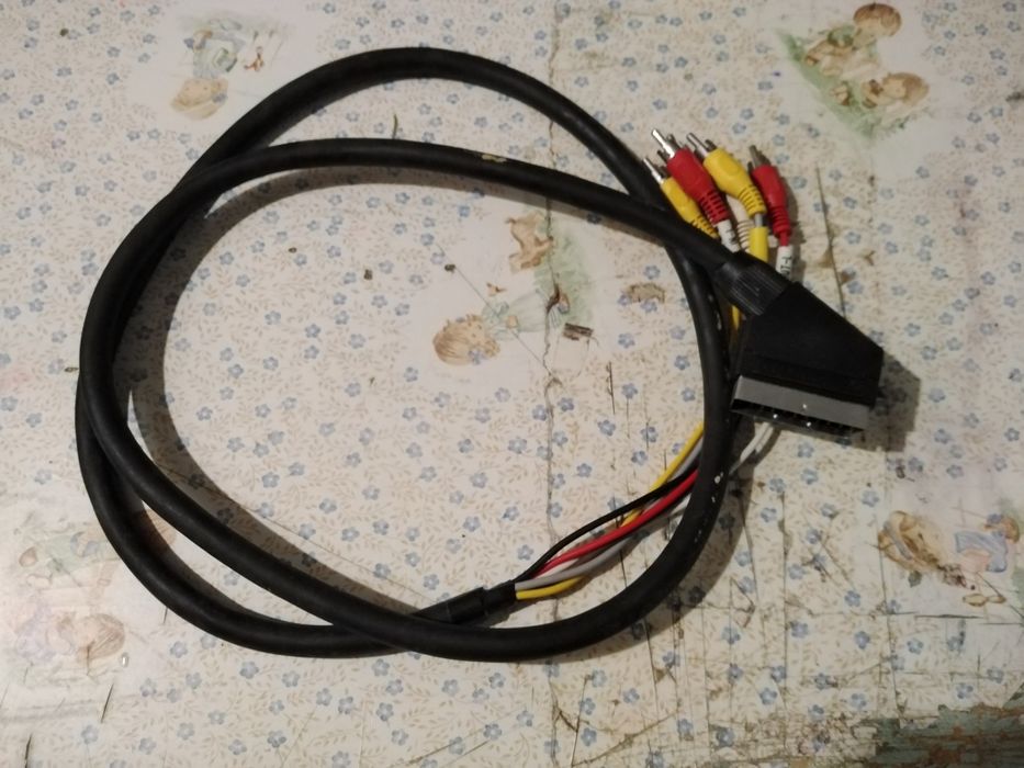 Vendo cabo de vídeo 1 novo bom estado