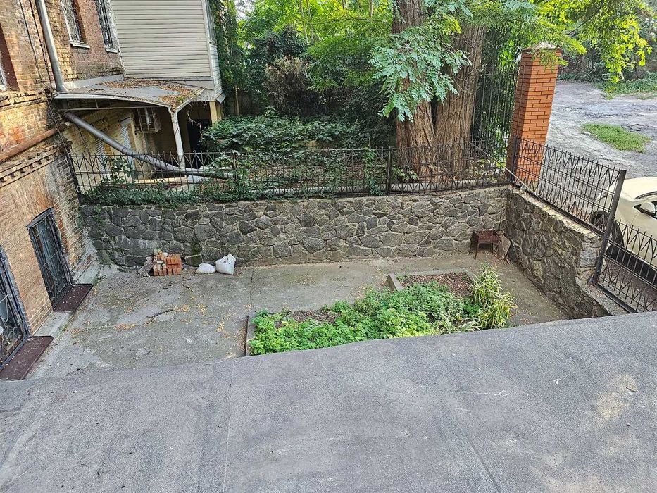 Продам РЕАЛЬНУ квартиру у теплому цегляному будинку Центр міста