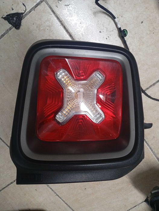farolim tras esq jeep renegade sport