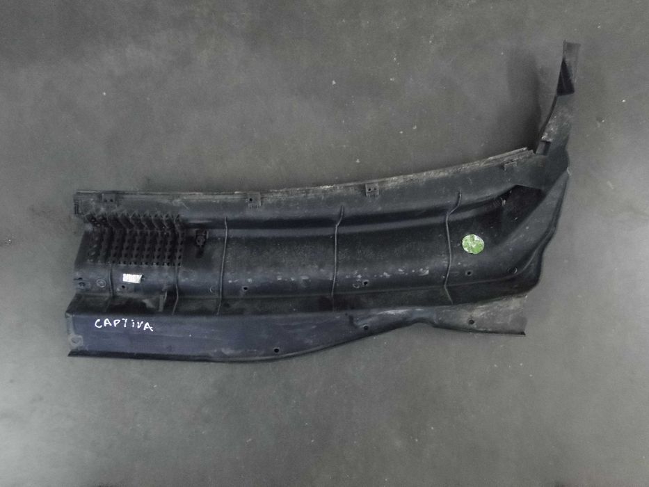 Жабо пластик під лобове скло Chevrolet Captiva 96622273,96622272