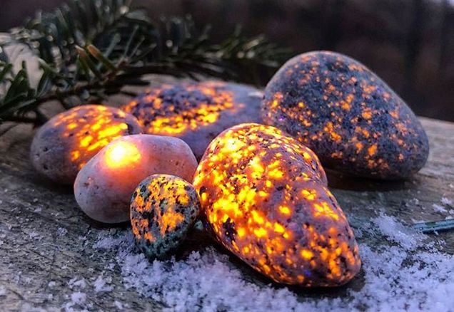 Fluorescent Glow Rocks Yooperlites