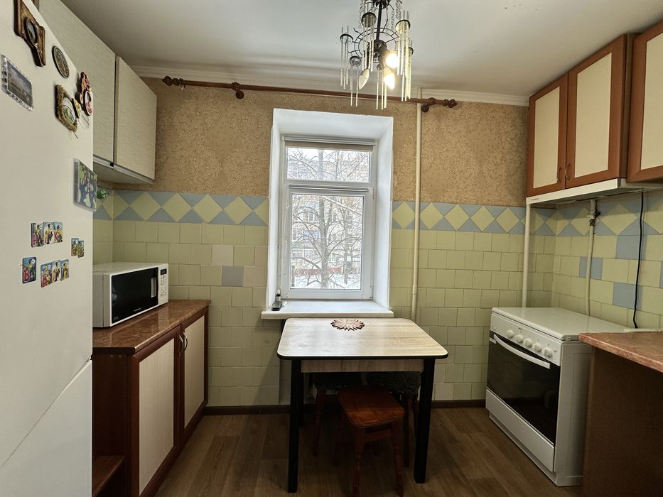 1кім квартира по пр-ту Лукʼяненка ( вул. Рокосовського)