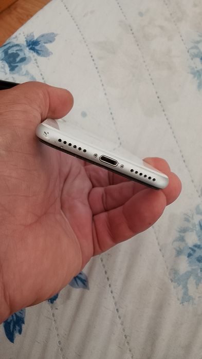 iPhone SE impecável