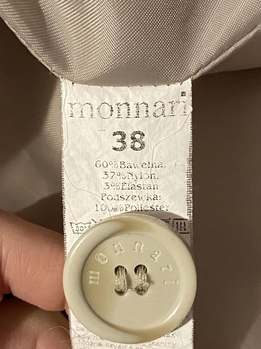 Długi płaszcz z paskiem