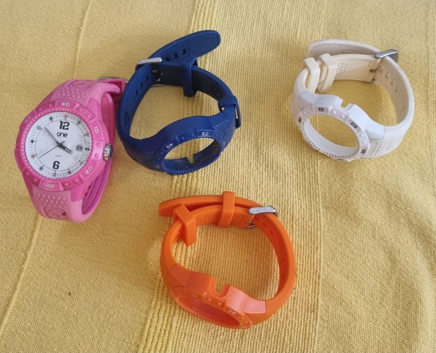 Relógio One mais extras 3 Braceletes