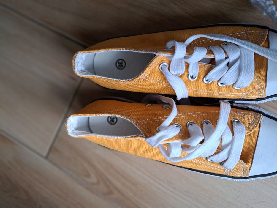 Trampki miodowe r.36