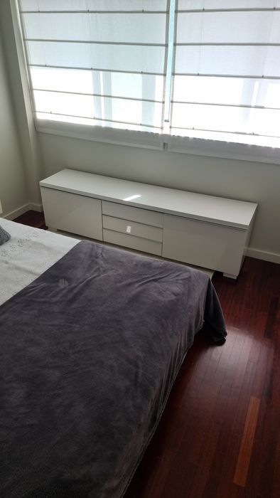 Móvel TV branco brilhante – IKEA – BESTÅ BURS