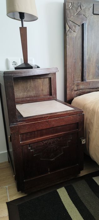 Cama 140cm  com mesa cabeceira e cómoda