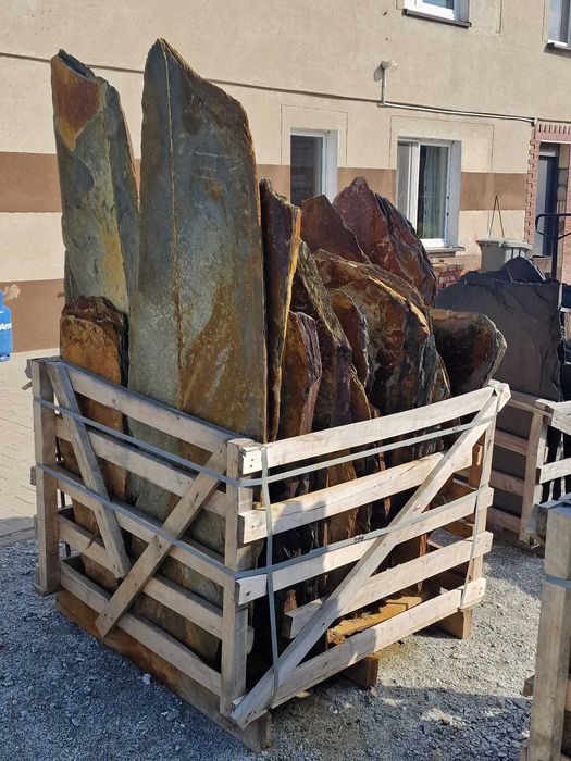 Czarny łupek kamień naturalny duże nieregularne płyty kamienne