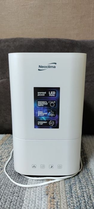 Зволожувач повітря Neoclima.
