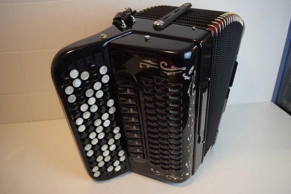 Acordeao Bugari Armando 3 voz