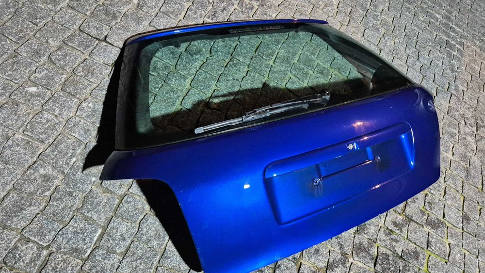 AUDI A4 B5 (8D)-Mala Original em excelente estado modelo 1996 até 2001