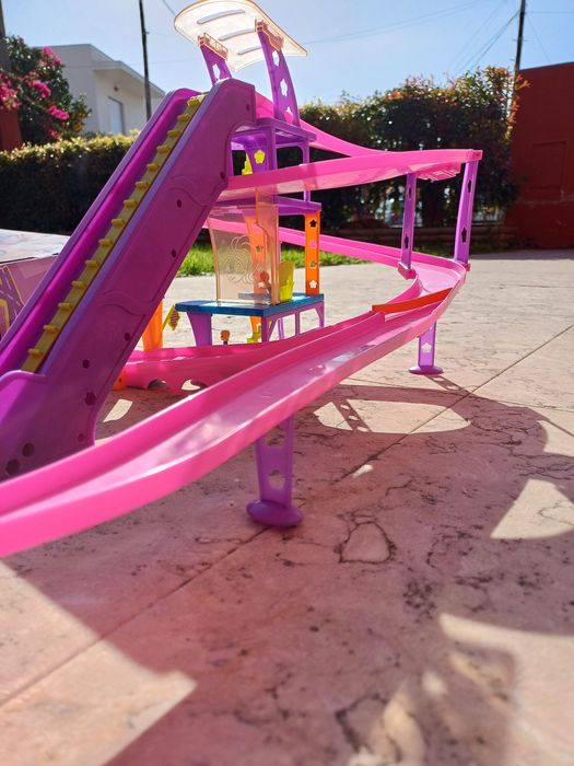 Polly Pocket™ Polly Wheels™ Race to the Mall™ Playset