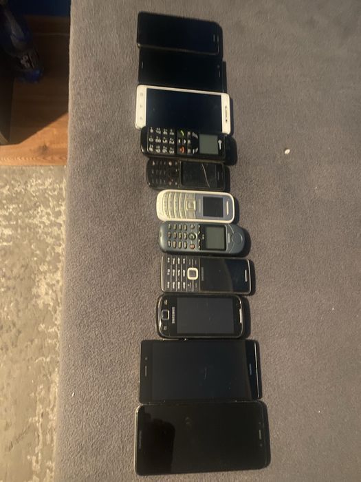 Zestaw Telefonów 11 sztuk