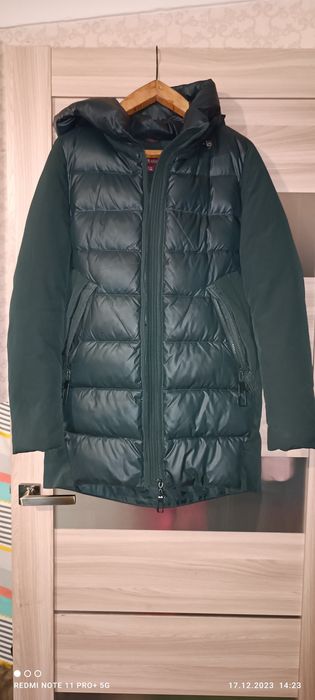 Женский пуховик.