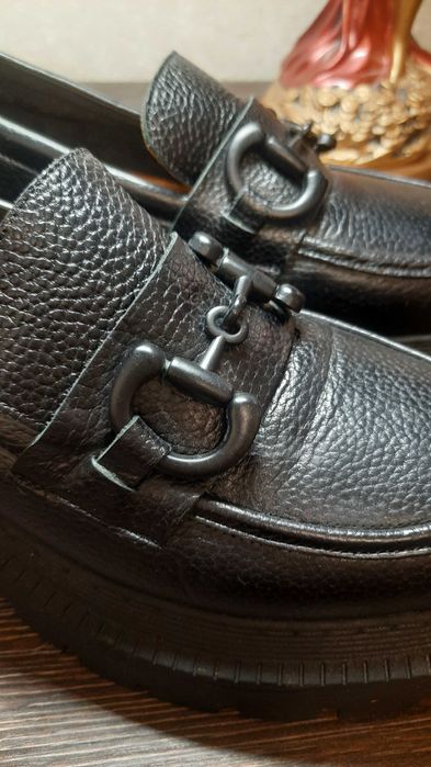 Продам стильні жіночі туфлі-лофери Bata (Real Leather)