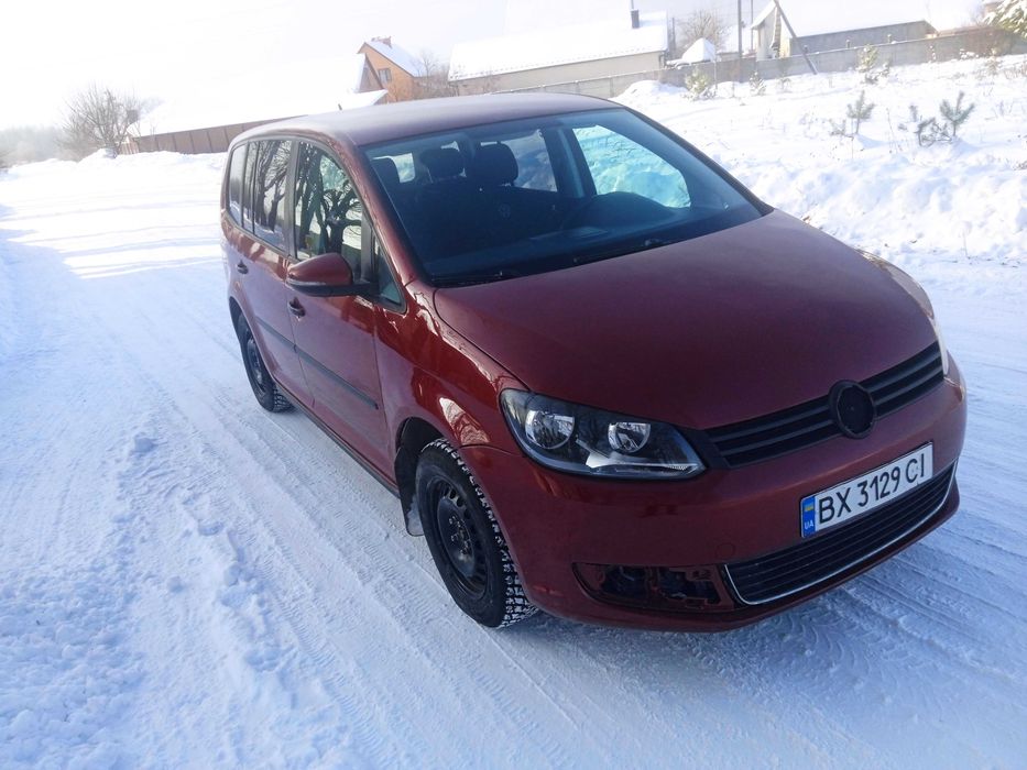 Фольксваген тауран 2013 року