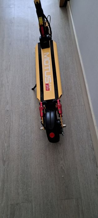 Hulajnoga elektryczna MOTUS 8.5 lite pro