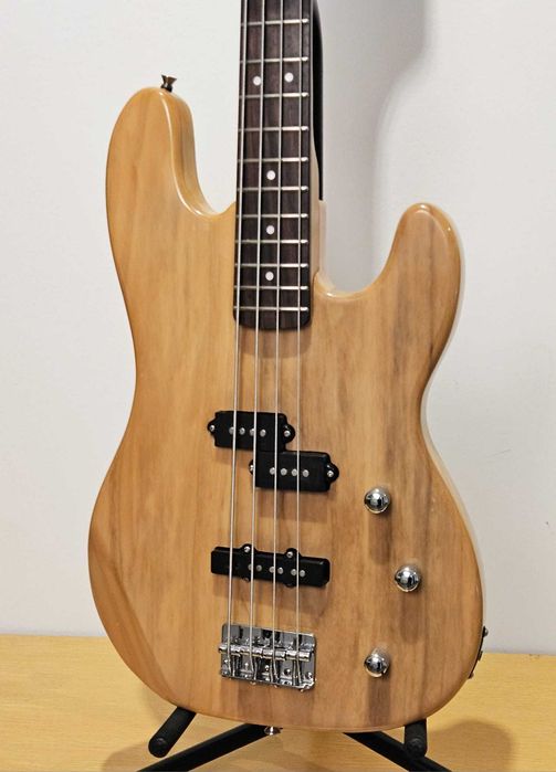 Baixo Cherrrystone Tipo Precision/Jazz