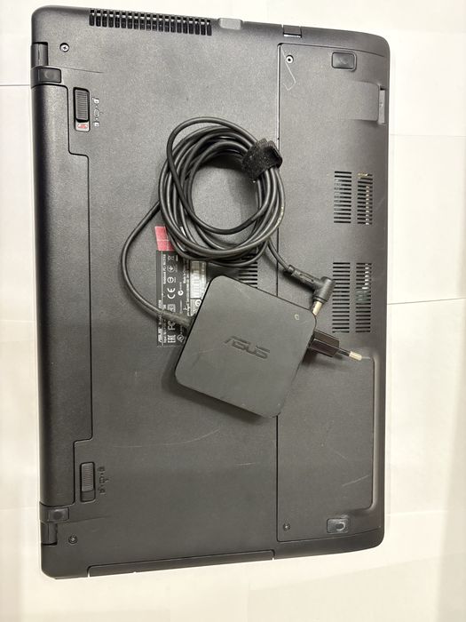 Portatil Asus X552M
