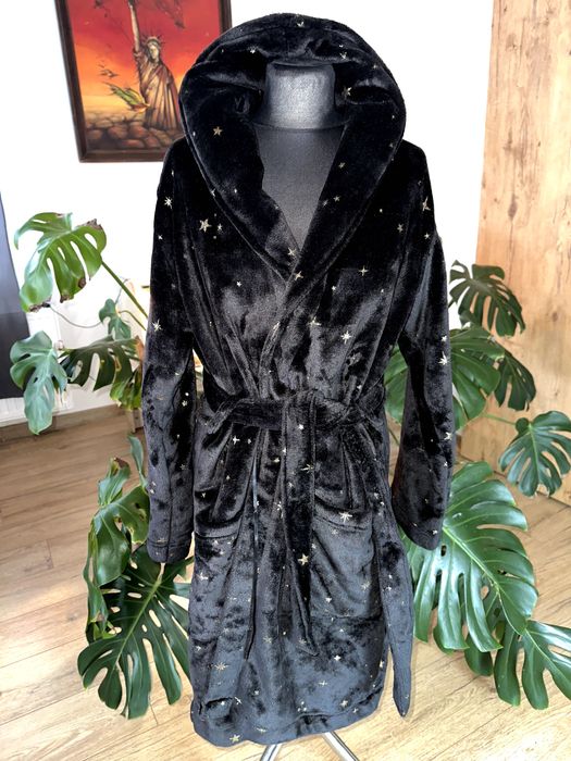 Szlafrok czarny. w gwiazdki M