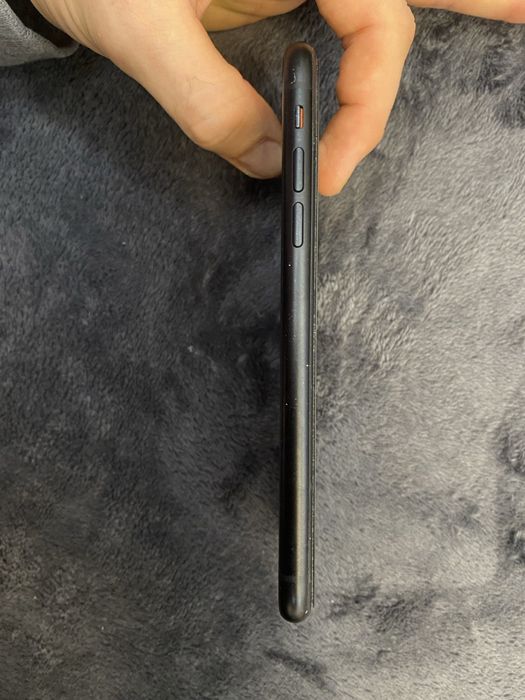 IPhone XR batarii 86% stan ekrana idealny