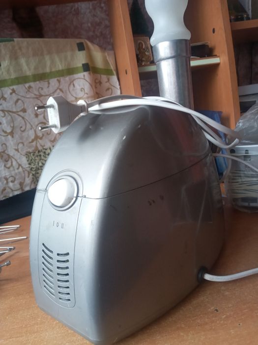 Электромясорубка AURORA под ремонт или на запчасти