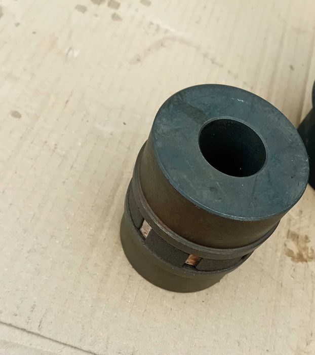 Acoplamentos flexíveis industriais novos. Alta qualidade.