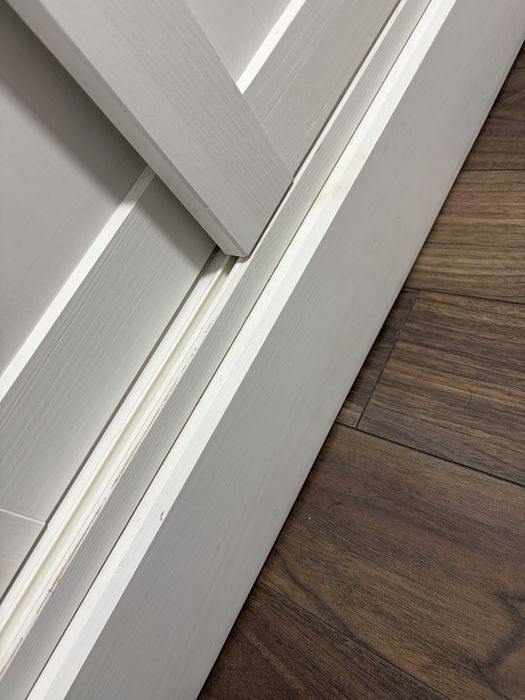 Aparador IKEA HAVSTA em pinho maciço – branco