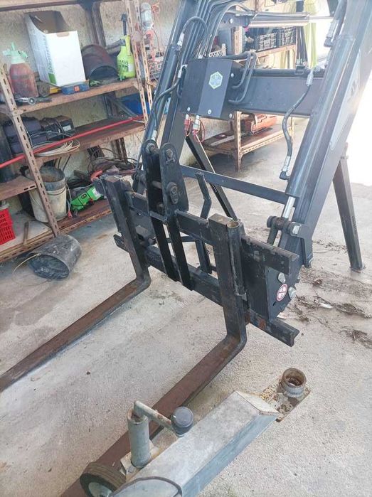 Carregador frontal M1 p/a trator TYM