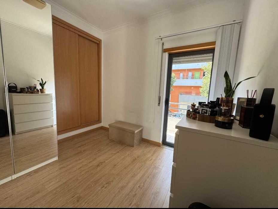 Apartamento T3 com bons acabamentos